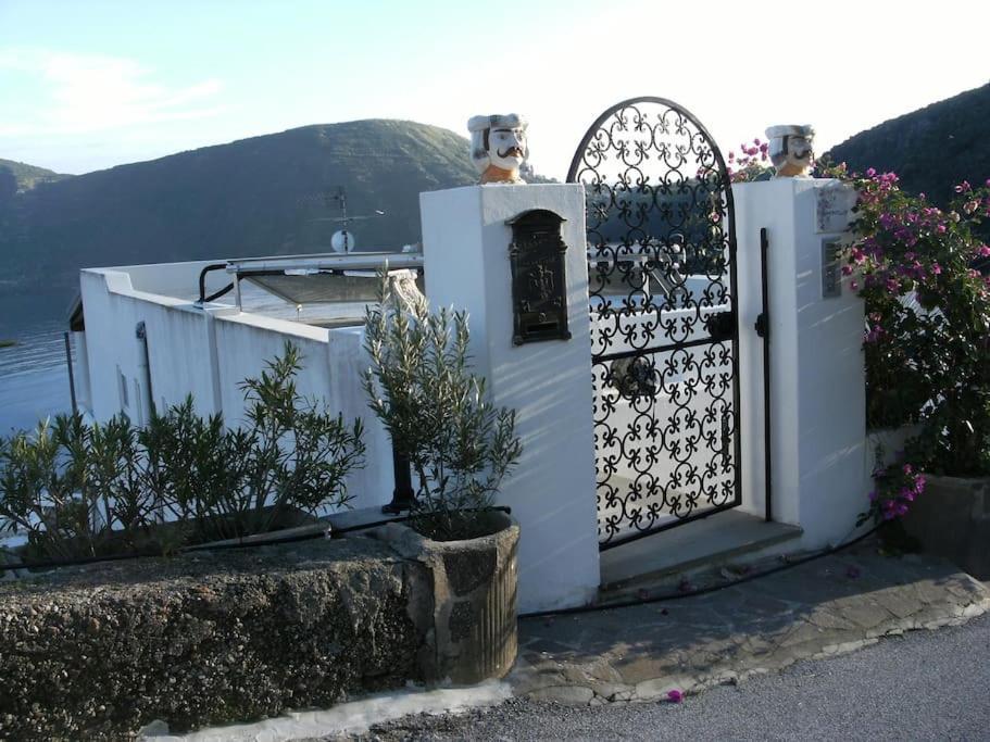 Casa Vacanze Vista Mare Mela B Lipari  Dış mekan fotoğraf